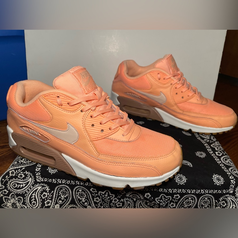 Size 10 Women’s Nike Air Max 90 Peach Brown White 325213-802